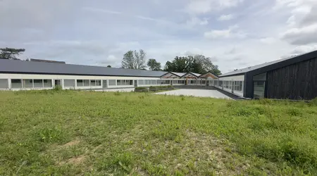 Pôle scolaire - Saint Etienne la Thillaye Pôle scolaire - Saint Etienne la Thillaye