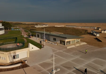 Bâtiment esplanade LOFI - Ouistreham Bâtiment esplanade LOFI - Ouistreham